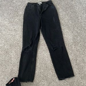 Abercrombie& Fitch black mom jeans distressed! Size 29Long (Curve Love)